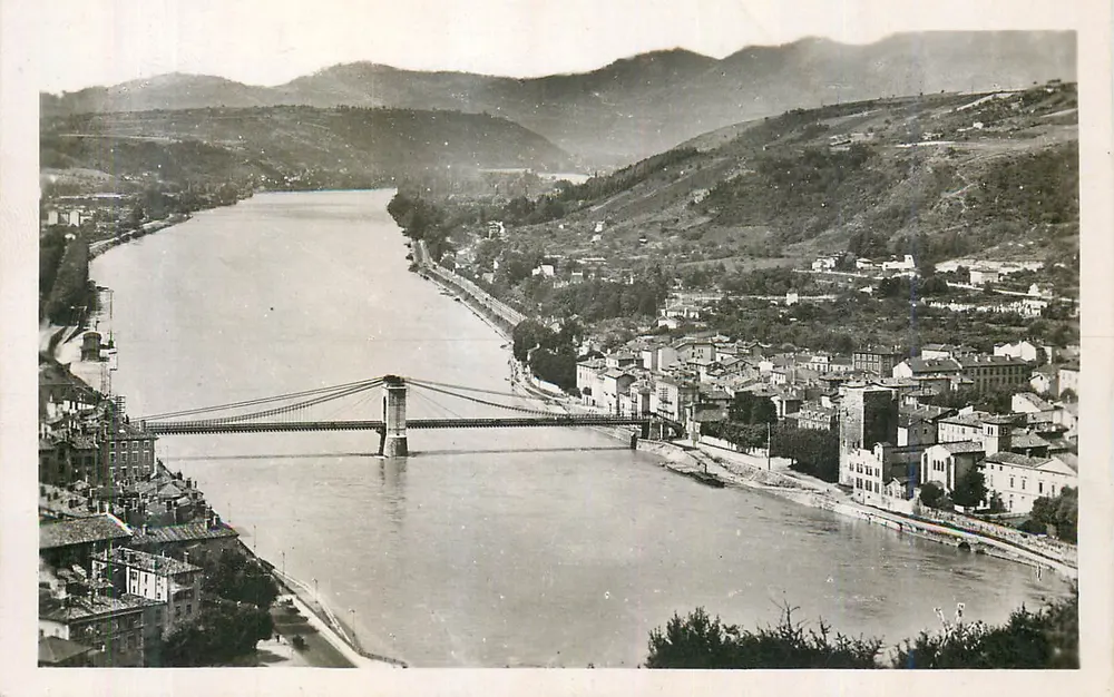 Vienne (Isère) — Brücke und Ufer von Sainte-Colombe, Turm von Valois — Éditions J. CELLARD - Vorderseite