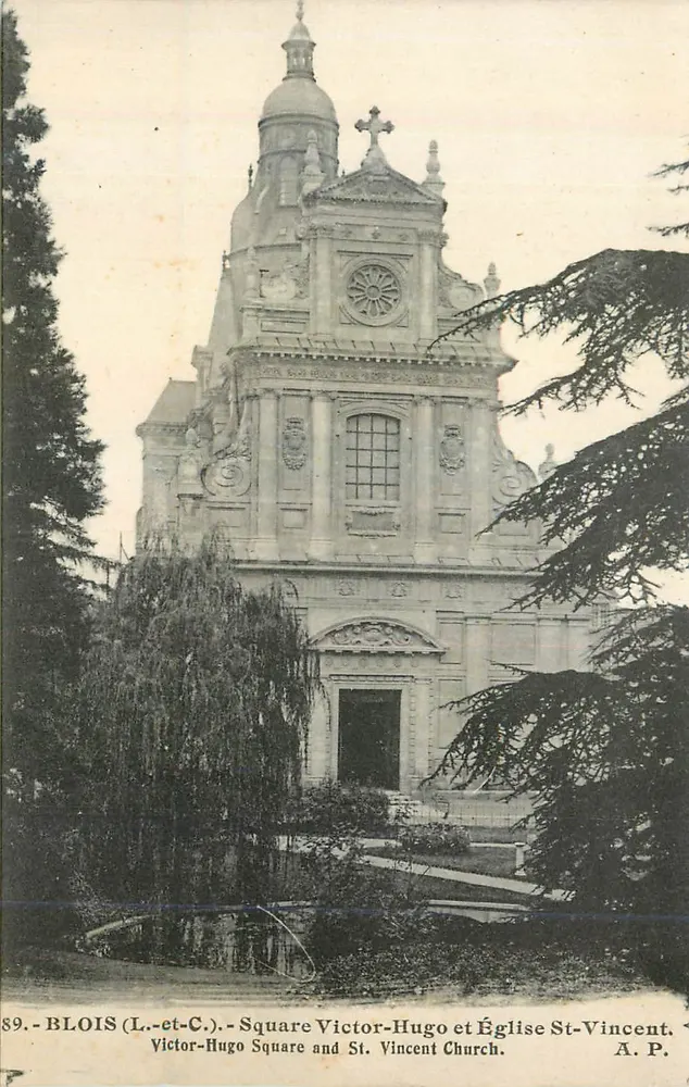 Blois (Loir-et-Cher) — Square Victor-Hugo und Kirche Saint-Vincent — A.P. - Vorderseite