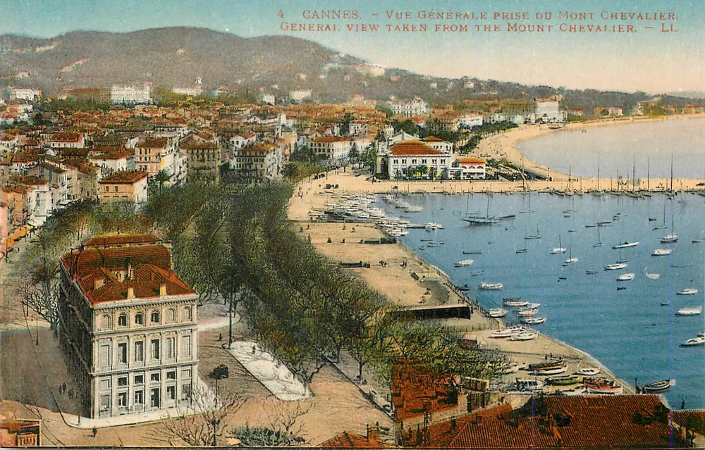 Cannes — Vue Générale prise du Mont Chevalier — LL - Recto
