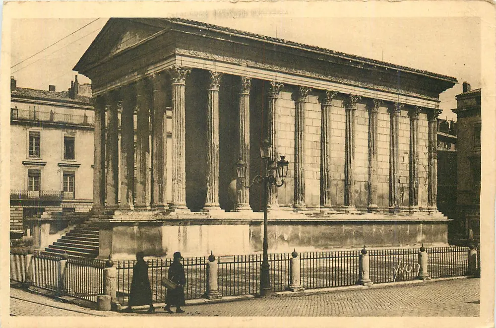 Nîmes (Gard) — Die Maison Carrée — Éditions d'Art YVON - Vorderseite