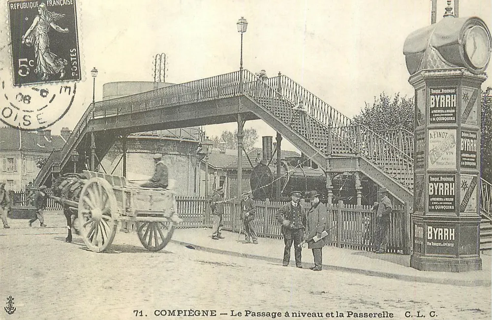 Compiègne — O Passage a Nível e a Passarela — C.L.C. - Frente