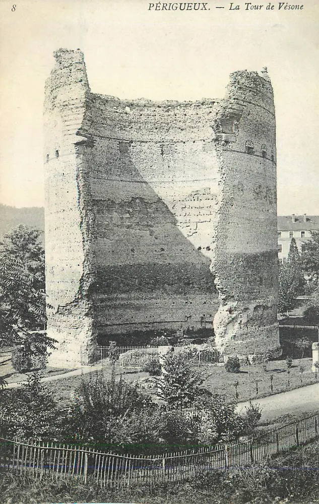 Périgueux — A Torre de Vésone — Editor Sans Pareil, n°8 - Frente