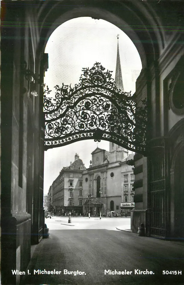 Viena I. Portão da Cidadela Michaeler — Igreja Michaeler — P. Ledermann, 50415 H - Frente
