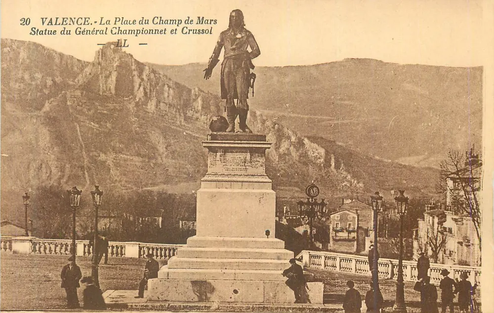 Valence — Place du Champ de Mars — Statue des Generals Championnet und Crussol - Vorderseite