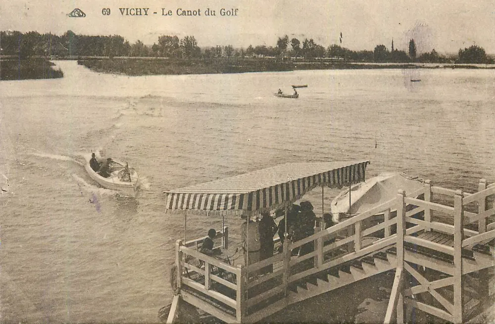 Vichy - O Cano do Golfe — editor: Ch. Alapianne des Arts Photomécaniques, série 69 - Frente
