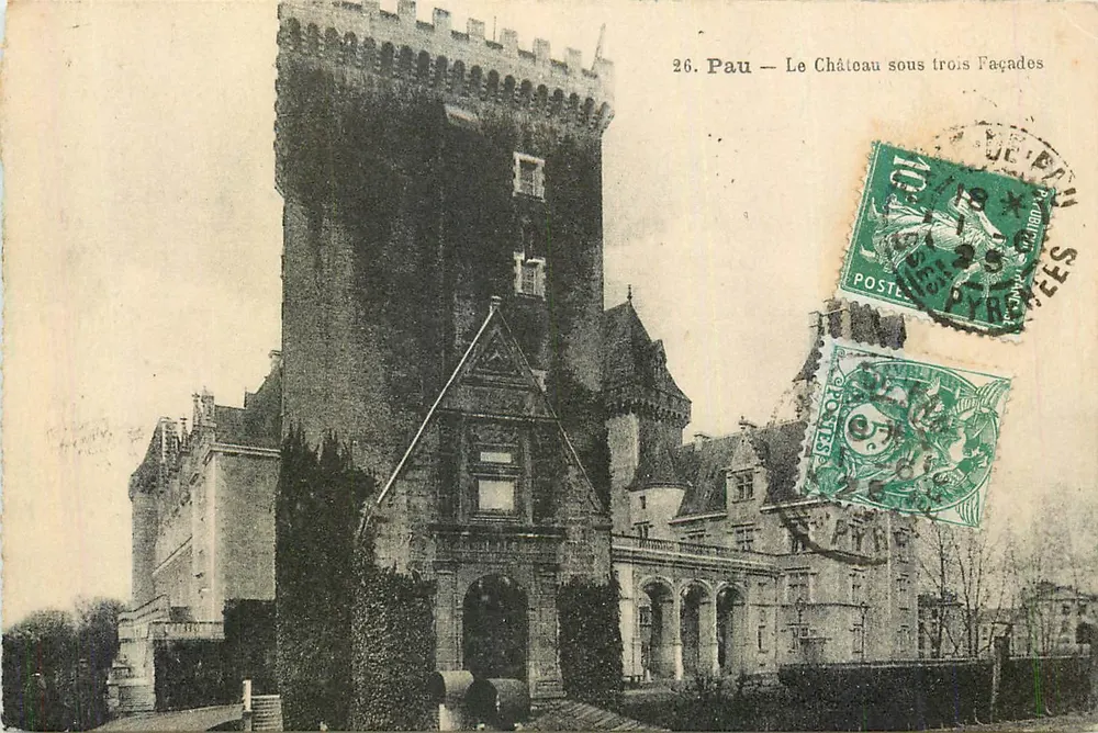 Pau — O Castelo sob Três Fachadas — A. Thiriat, n°26 - Frente