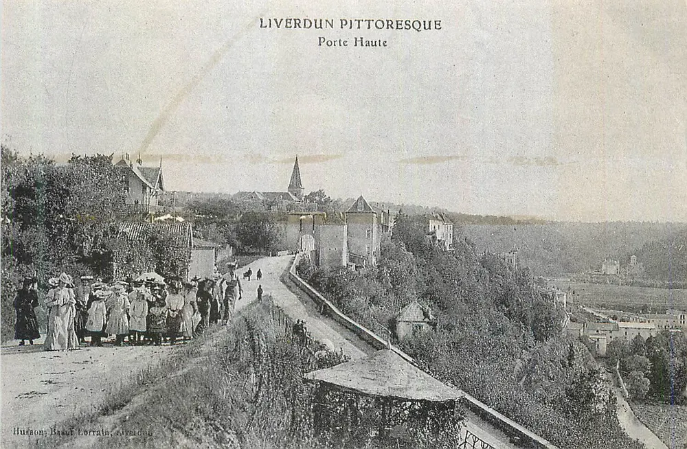 Liverdun picturesque — High Gate — Hurson, Bas-Lorrain, Alverdun - Front