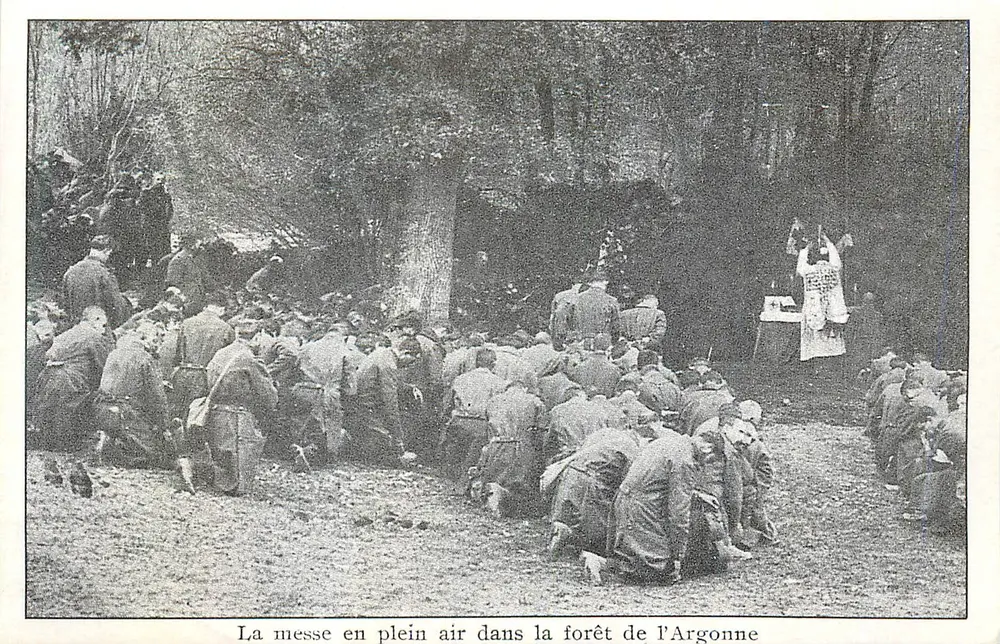 Gottesdienst im Freien im Argonner Wald — La Maison Bleue, Verlag - Vorderseite
