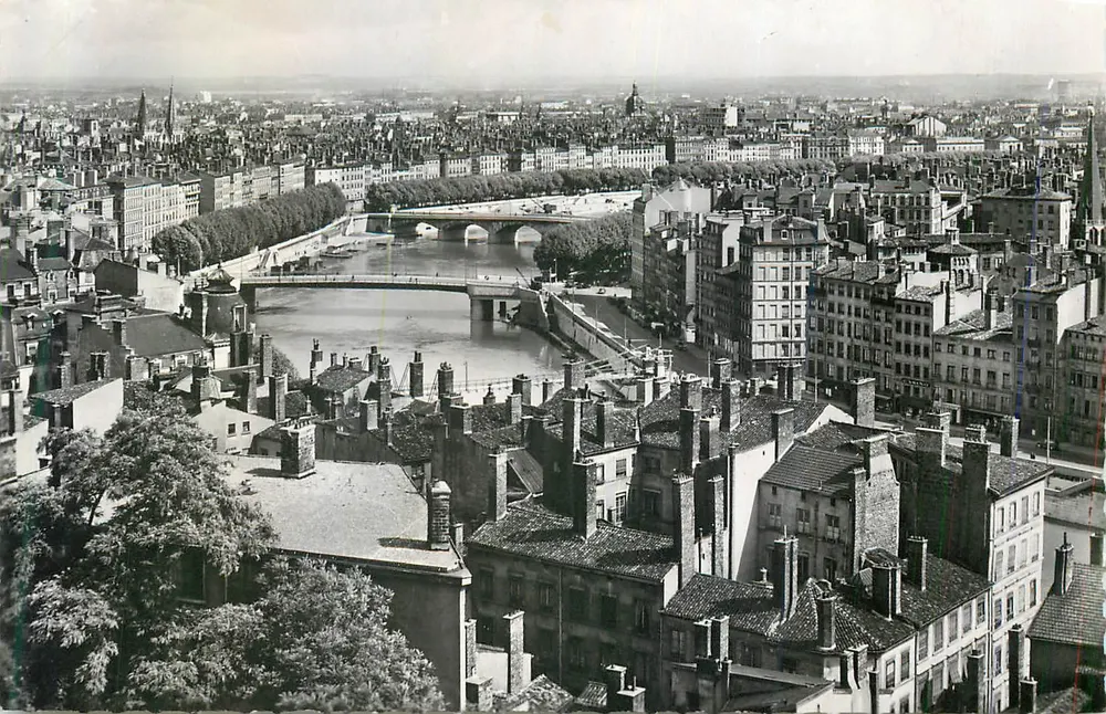 Lyon — Os Pontes sobre a Saône — Edit. Trolliet et Fils, rue Victor-Hugo, Lyon - Frente