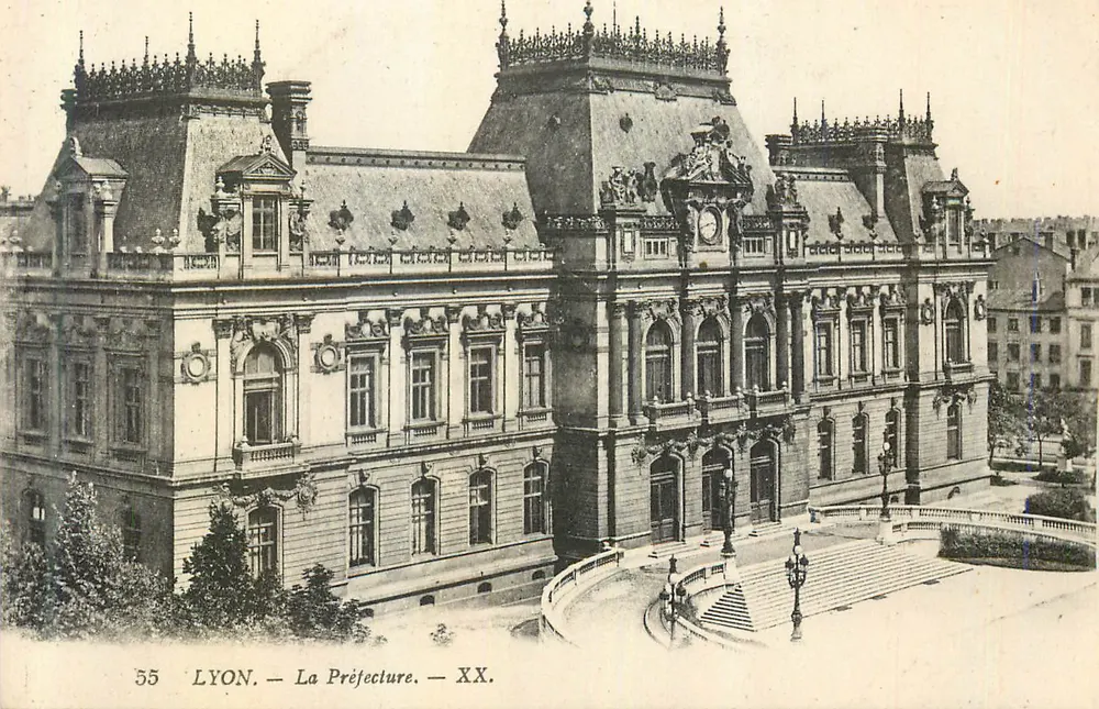 LYON — A Prefeitura — XX. — Imp. Lévy Fils & Cie, Paris - Frente
