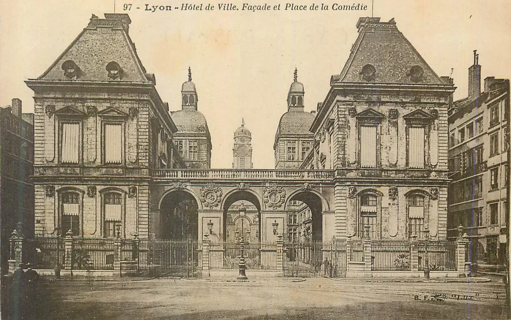 Lyon - Rathaus. Fassade und Place de la Comédie — Atala, Paris, n°97 - Vorderseite