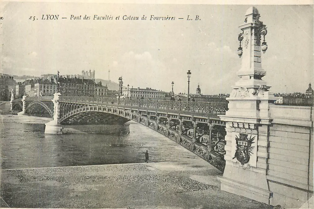 LYON — Pont des Facultés et Coteau de Fourvières — L. B. - Recto