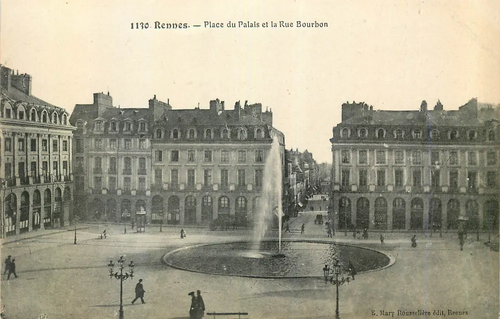 Rennes — Praça do Palácio e a Rue Bourbon — E. Mary Roussellière editor, Rennes - Frente