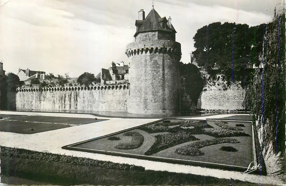 Torre do Conde e os jardins — Vannes — Ed. Mesny, 27, av. du Mail, Rennes - Frente
