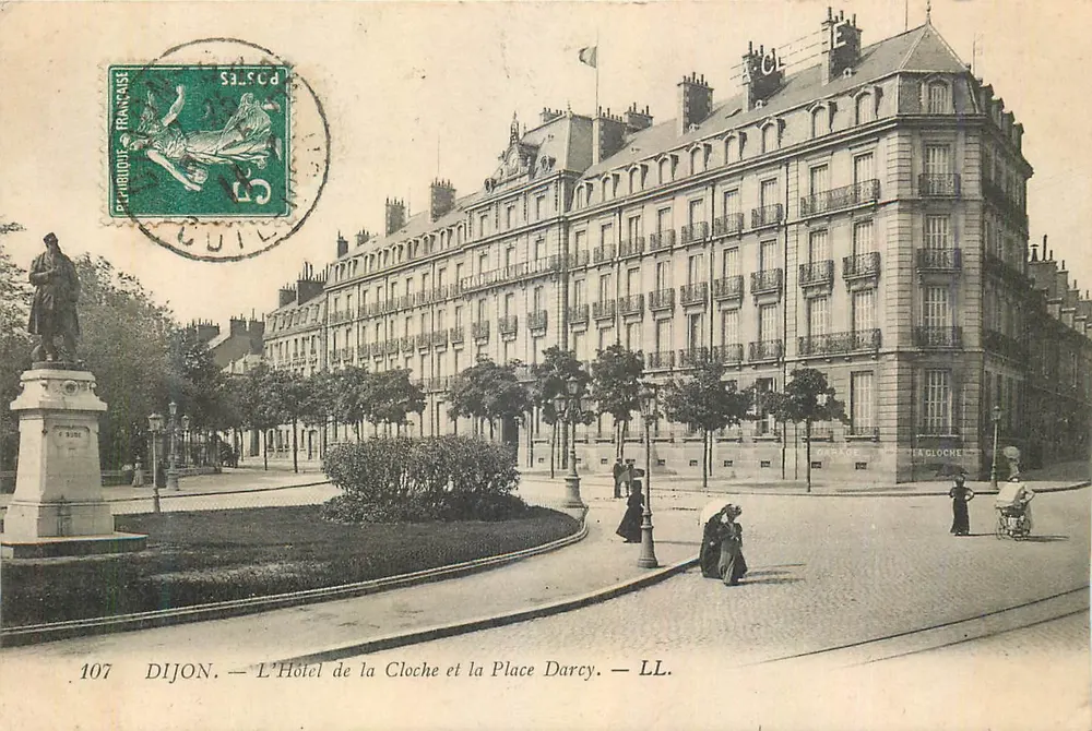 Dijon — Das Hotel de la Cloche und die Place Darcy — LL. n°107 - Vorderseite