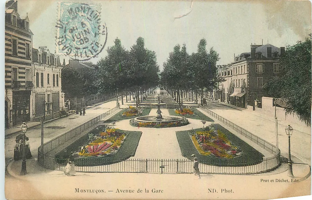 Montluçon — Avenue de la Gare avec fontaine centrale — Prot et Déchet, Edit. - Recto