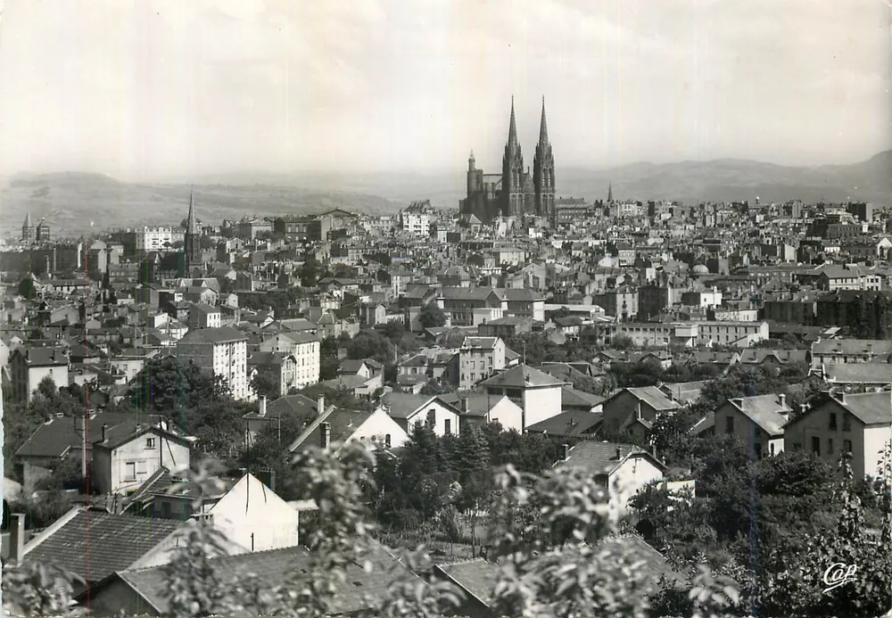 Clermont-Ferrand — Vista geral — editor Réal-Photo, n°38 - Frente