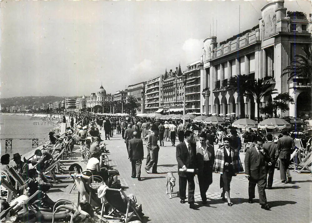 Nice - Un coin de la Promenade Palais de la Méditerranée — Éditions G. M. - Recto