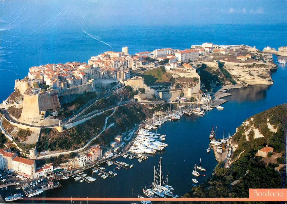 Bonifacio — vista aérea do porto e dos muros — edição Bonifacio - Frente