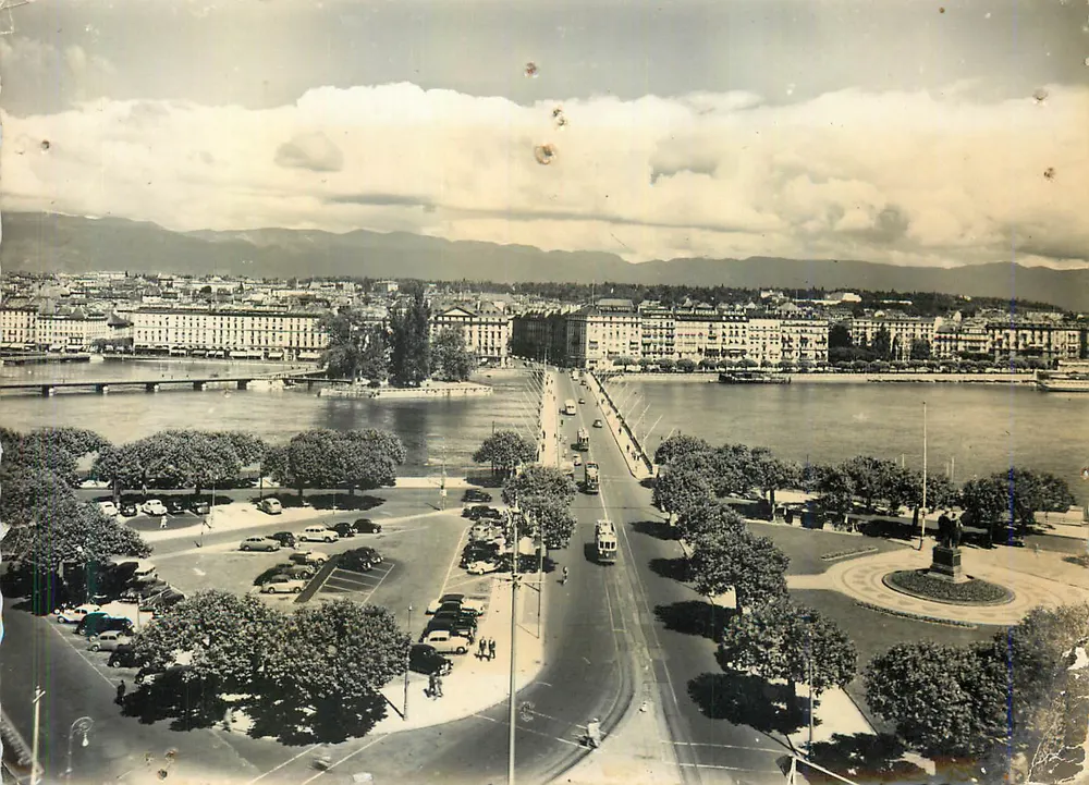 Genève, Pont du Mont-Blanc et le Jura — éditeur '164' et timbre 'L'Atome pour la Paix' - Recto
