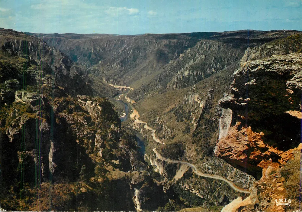 As Gorges do Tarn — O rochedo dos Hourtous — Edições Modernas « Théolac » - Frente