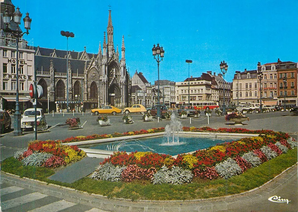 Place de Roubaix — Kirche Saint-Martin — Éditions & Impressions Combier - Vorderseite