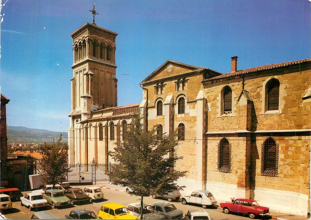 Catedral São Appolinaire — Valence-sur-Rhône (Drôme) — Edições CELLARD - Frente
