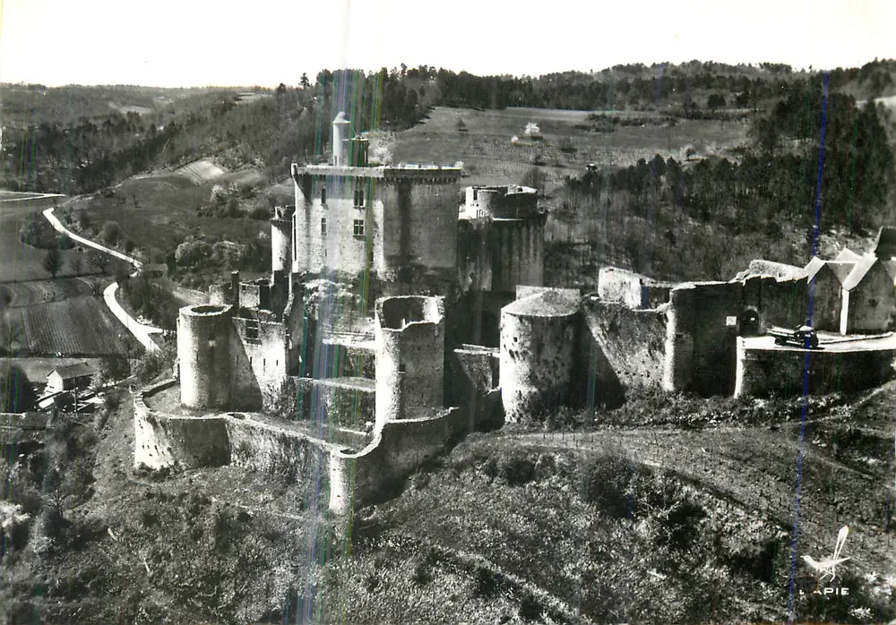 Castelo Forte de Bonaguil — Lot-et-Garonne — Editor LAPIE, n°8 - Frente