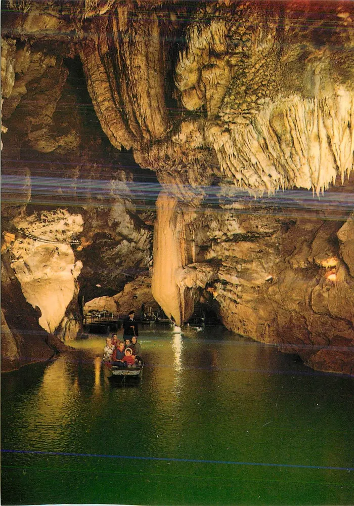 Gouffre de Padirac (Lot) — Lac de la pluie — Éditions C. Taillefer - Recto