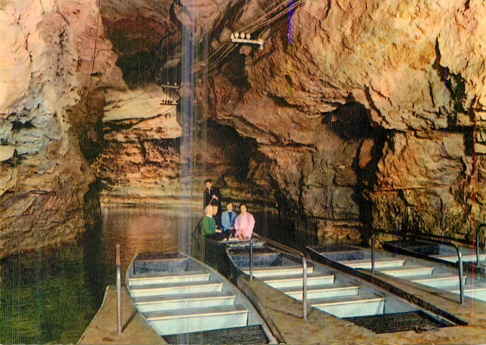 Gruta de Padirac (Lote) — O porto subterrâneo — Edições C. Tallefer - Frente