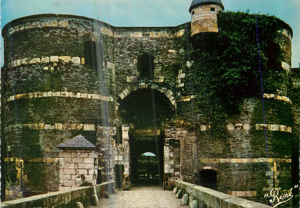 Château d'Angers — Porte Nord — R. Urseau, éditeur - Recto