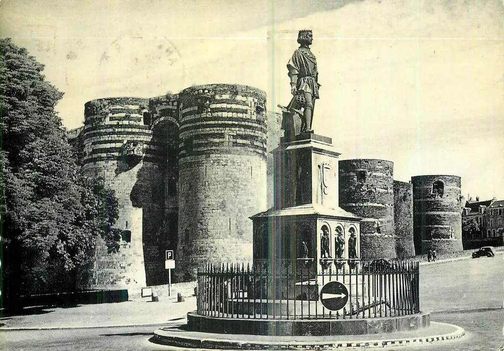 Angers — Het Kasteel en de Statuïet van Koning René — Cle des Arts Photomécaniques - Voorkant