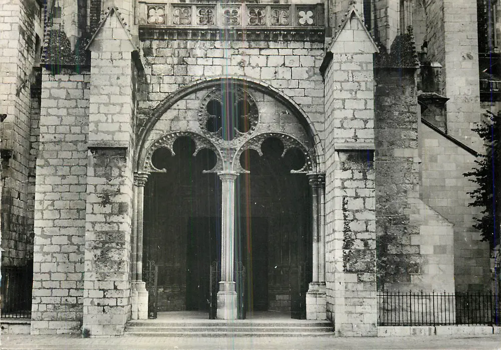 Cathédrale Saint-Étienne de Bourges — Porche Latéral Côté Sud — Collection Photo Véritable, n° 77003 - Recto