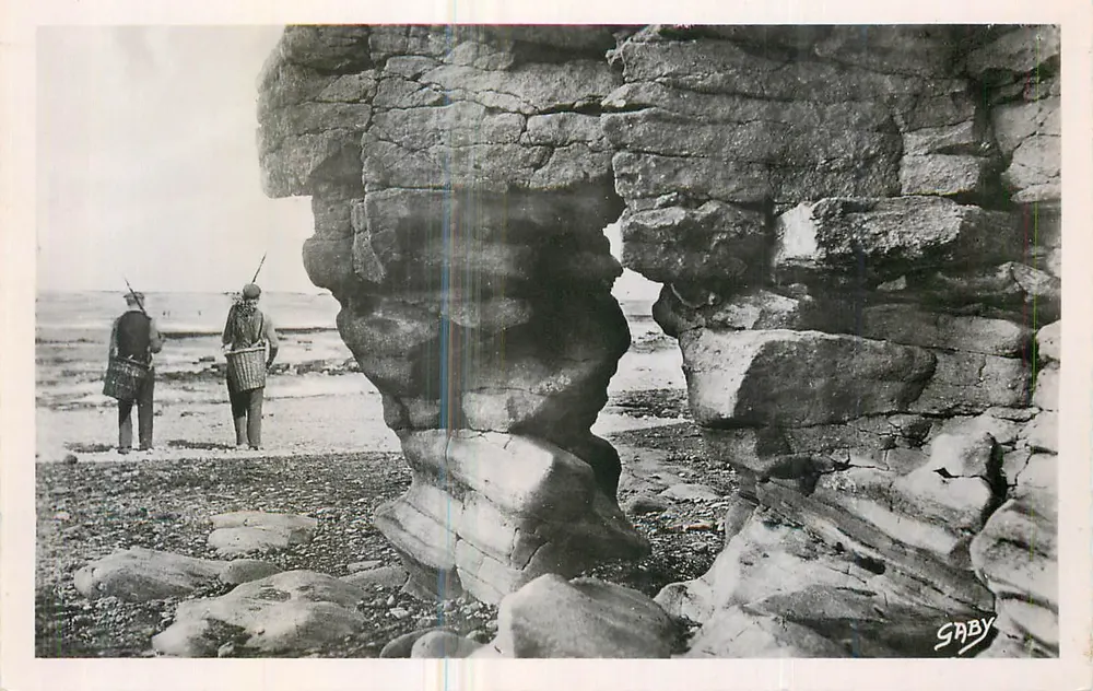 La Roche Percée — Luc-sur-Mer (Calvados) — Saby - Voorkant