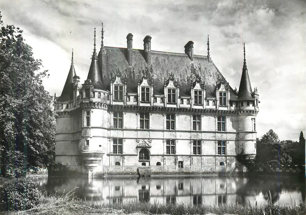 Azay-le-Rideau — Schloss (1518-1528) — Westseite — Service Commercial Monuments Historiques Grand Palais - Avenue Alexandre III - Paris - Vorderseite