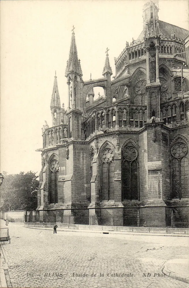 Reims — Abside da Catedral — ND Phot. - Frente