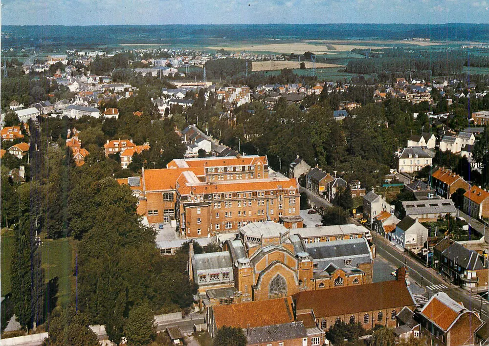 Aulnoye-Aymeries (Nord) — Allgemeiner Blick auf das Internat "Le Jeanne d'Arc" — Éditions et Impressions Combier / Mâcon - Vorderseite