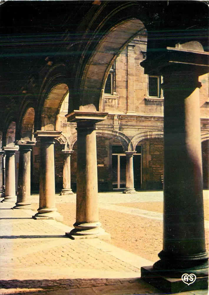 Innere Hof des Palais Granvelle — Besançon — Éditions AS - Vorderseite