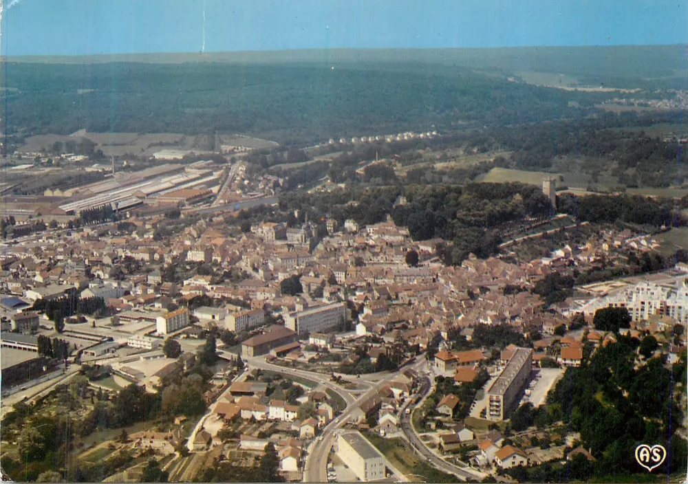 Montbard — Vue aérienne — Les Éditions de l'Est - Recto