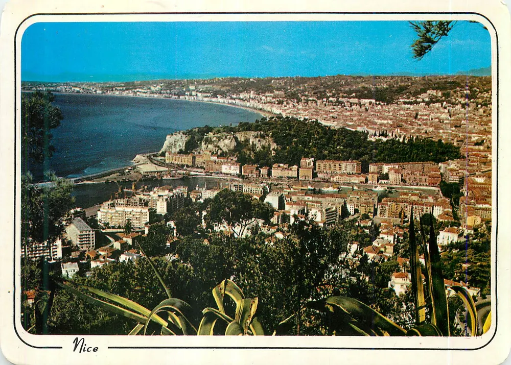 Nice — Panoramablick auf den Hafen und den Schlossberg — Presse Diffusion - SAM - Vorderseite
