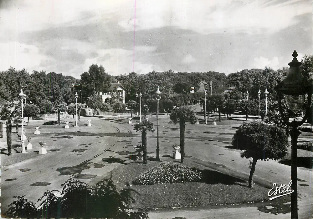La Baule — A Praça dos Palmeiras — Edições d'Estel & Cie - Frente