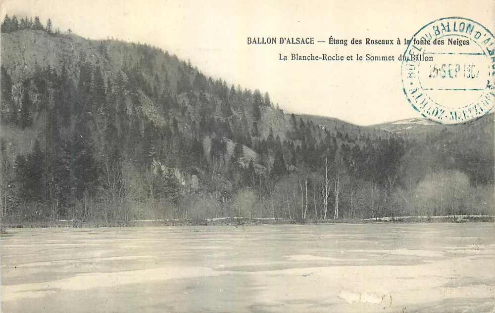 Ballon d'Alsace — Étang des Roseaux à la fonte des Neiges — La Blanche-Roche et le Sommet du Ballon - Recto