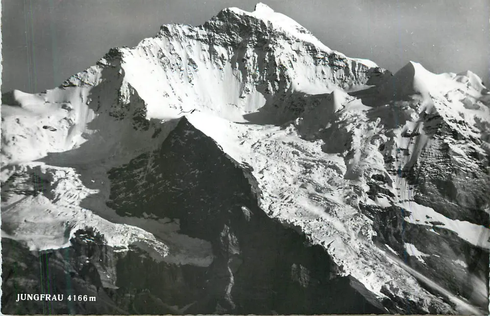 Jungfrau 4166 m — vista alpina — Foto Arthur Gaur, Oberhofen - Frente