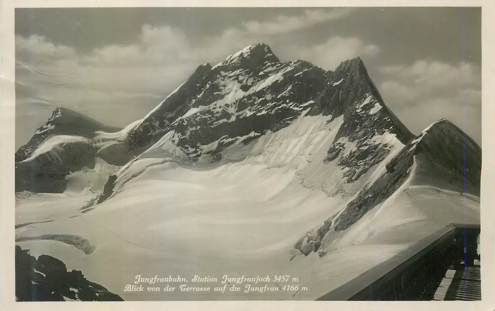 View of the Jungfrau from the terrace of the Jungfraubahn — Station Jungfraujoch 3457 m — Kunstverlag E. Goetz, Luzern - Front