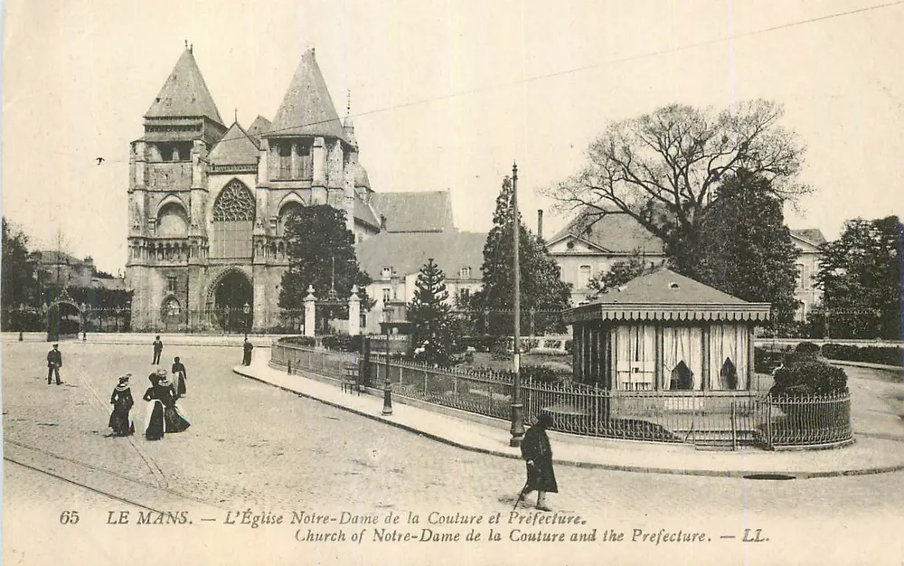 Le Mans — Die Kirche Notre-Dame de la Couture und das Präfekturgebäude — LL - Vorderseite