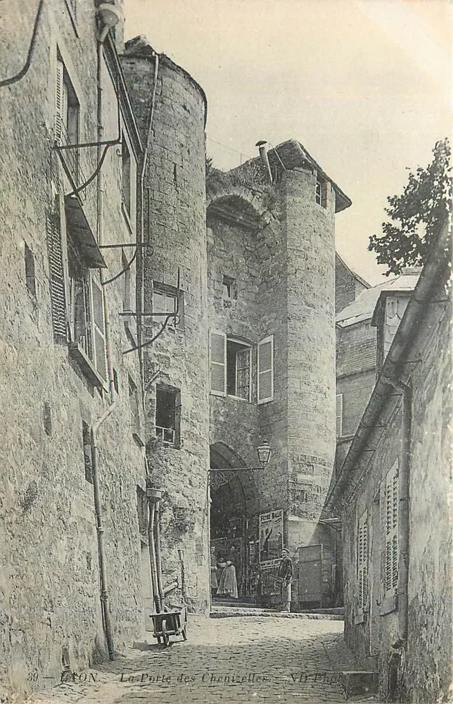 Lyon - A Porta dos Chonizelles — ND Phot - Frente