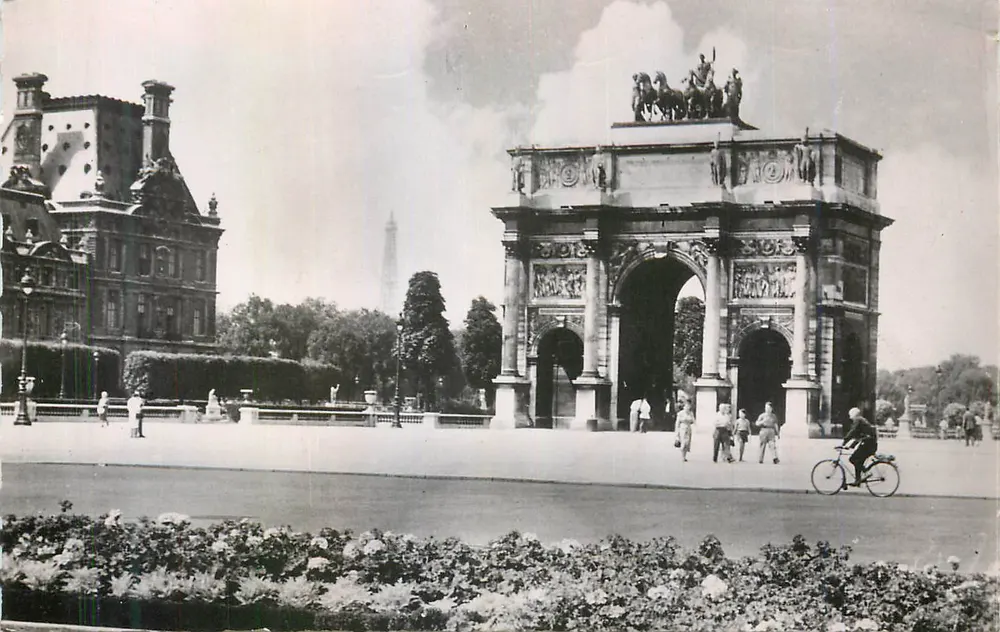 Jardins dos Tuileries. O Carrousel — Paris — Éditions du Globe, n°117 - Frente