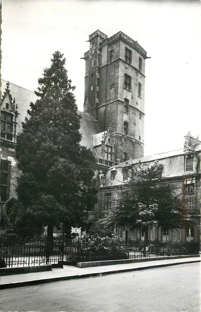 DIJON (Côte-d'Or) — Torre Philippe-le-Bon — Edição E. Protet, Dôle (Jura) n°2098 - Frente