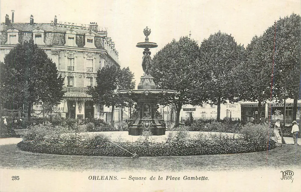 Orléans — Praça da Place Gambetta — ND Fot. n°285 - Frente