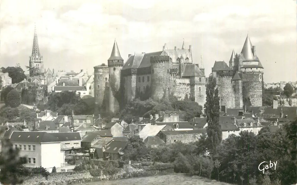 Château féodal de Vitre — XIVe siècle — Éditions Gaby - Recto